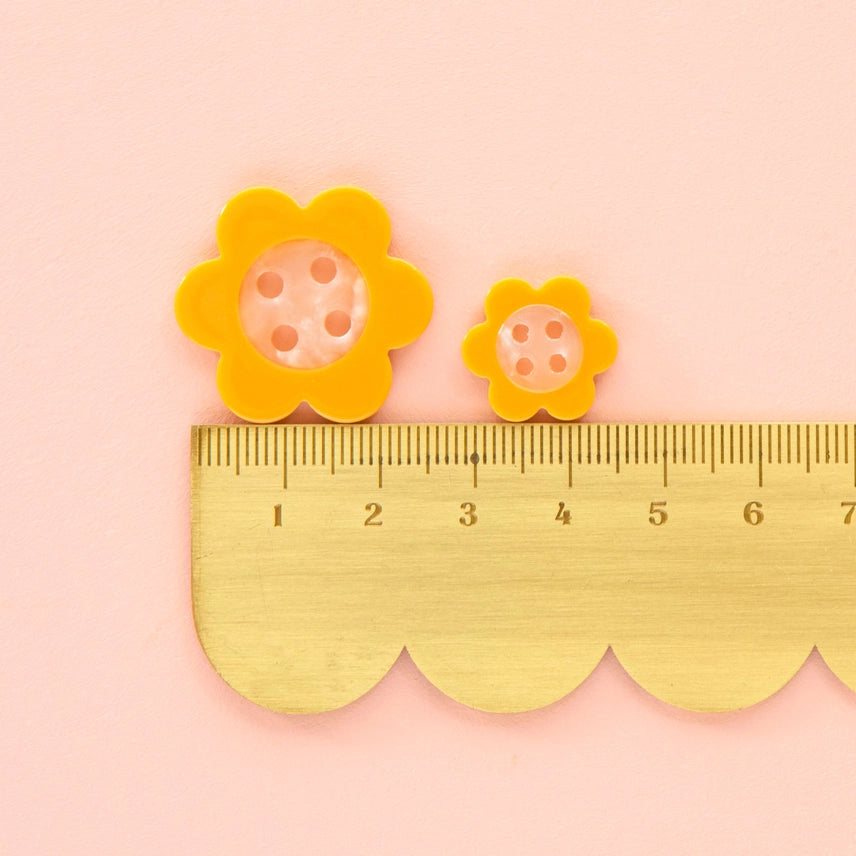 Small Yellow Daisy Buttons 5/8"