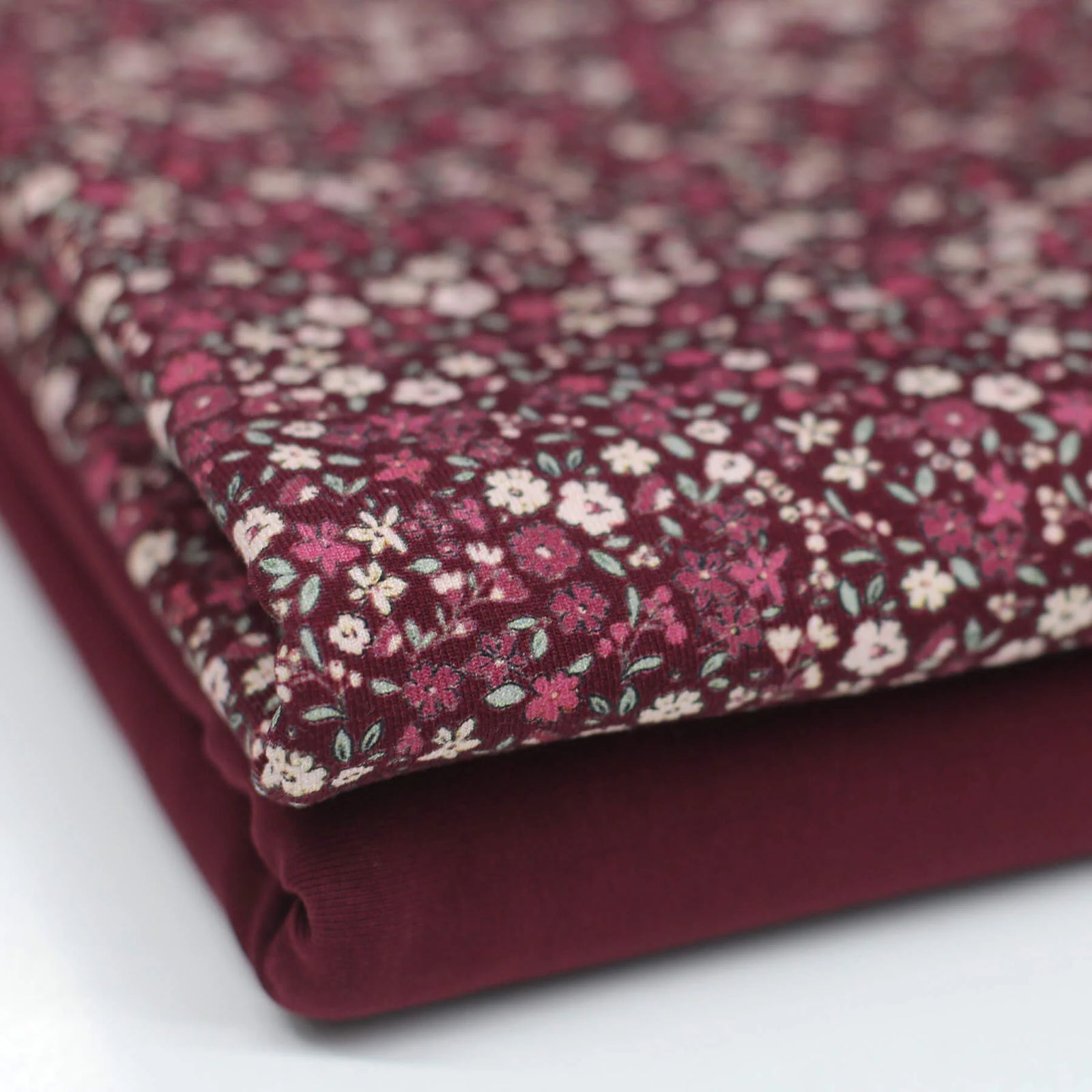 Pretty Flowers Bordeaux | Knit