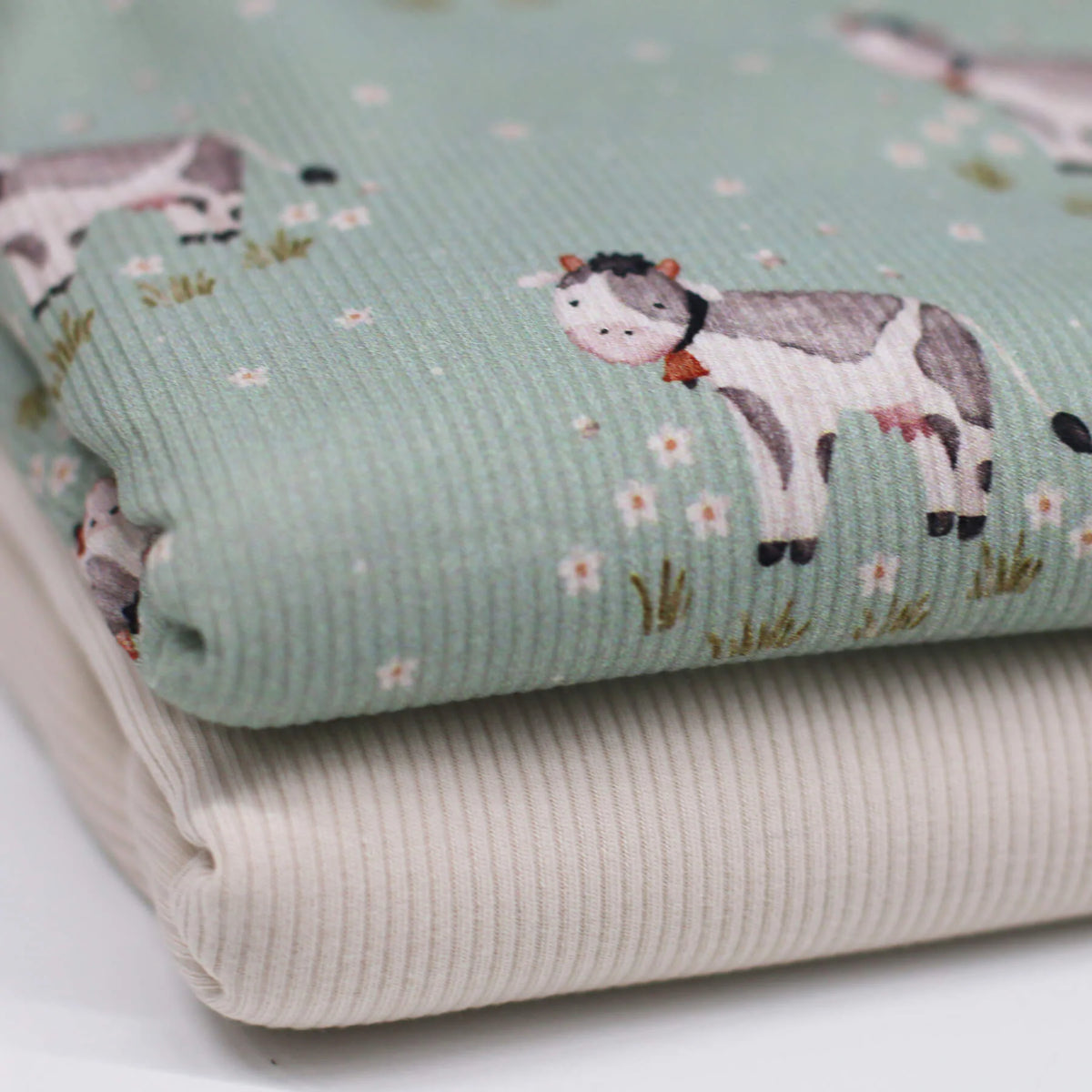 Cows in Meadow | Ribbed Knit