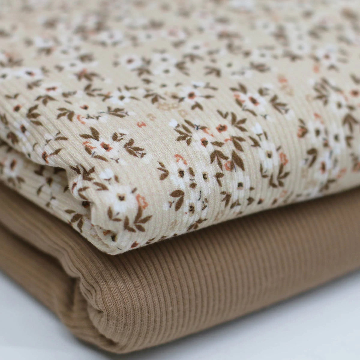 Flowerbomb Beige | Ribbed Knit