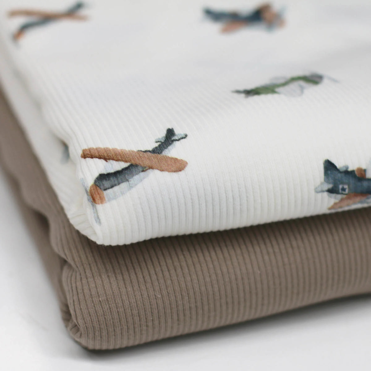 Toy Plane | Ribbed Knit