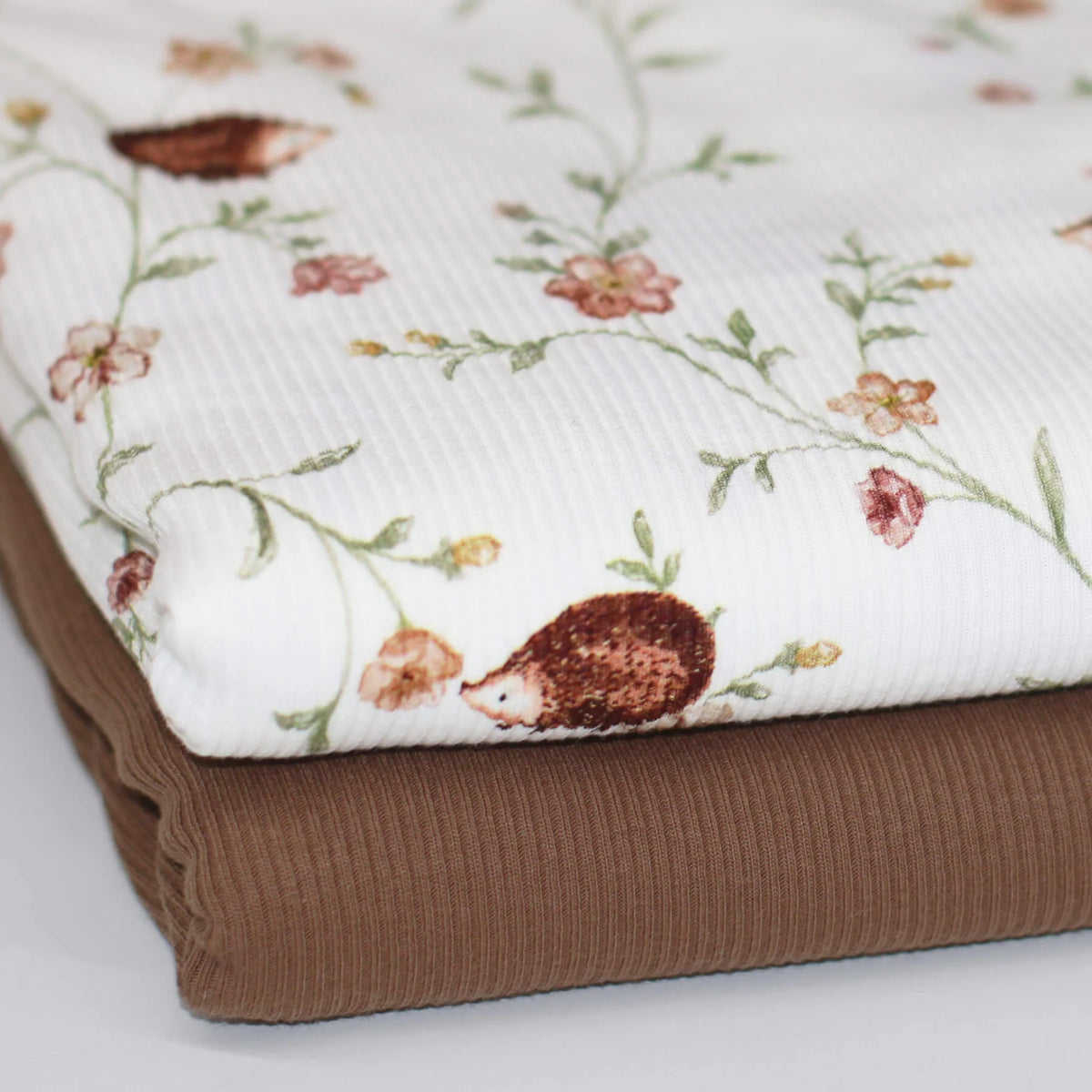 Hedgehog In Garden | Ribbed Knit