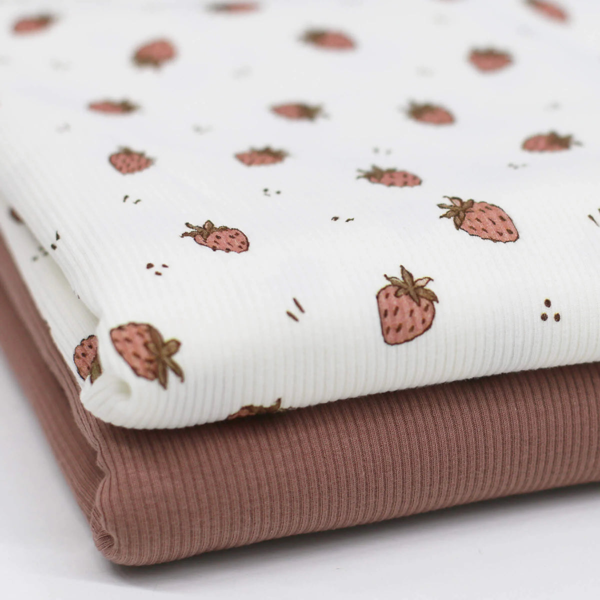 Strawberries Clay Pink | Ribbed Knit
