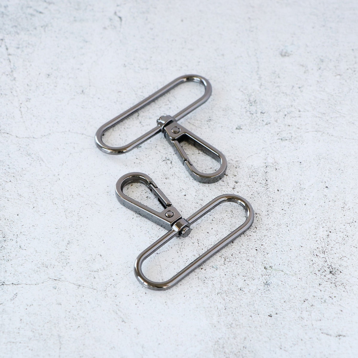 Two Swivel Hooks 2"