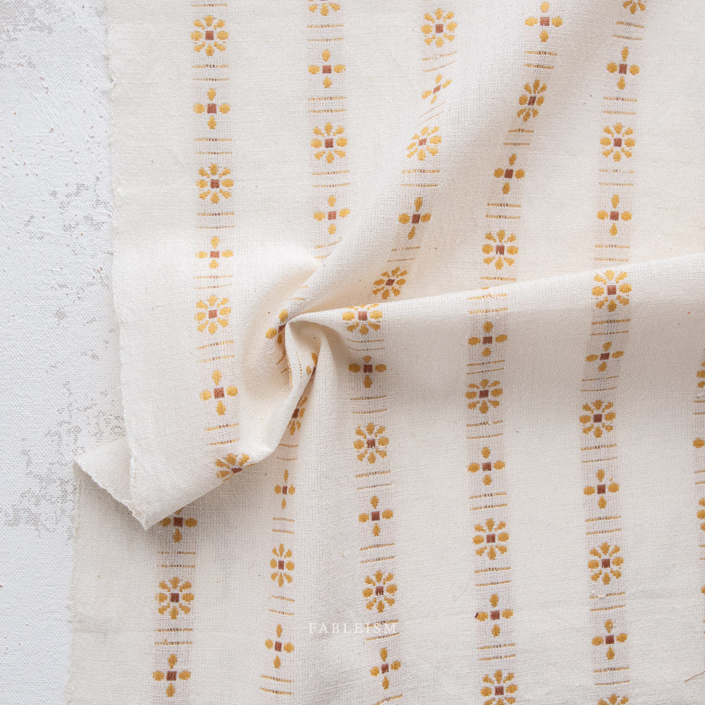 Forest Forage Daisies - Cream