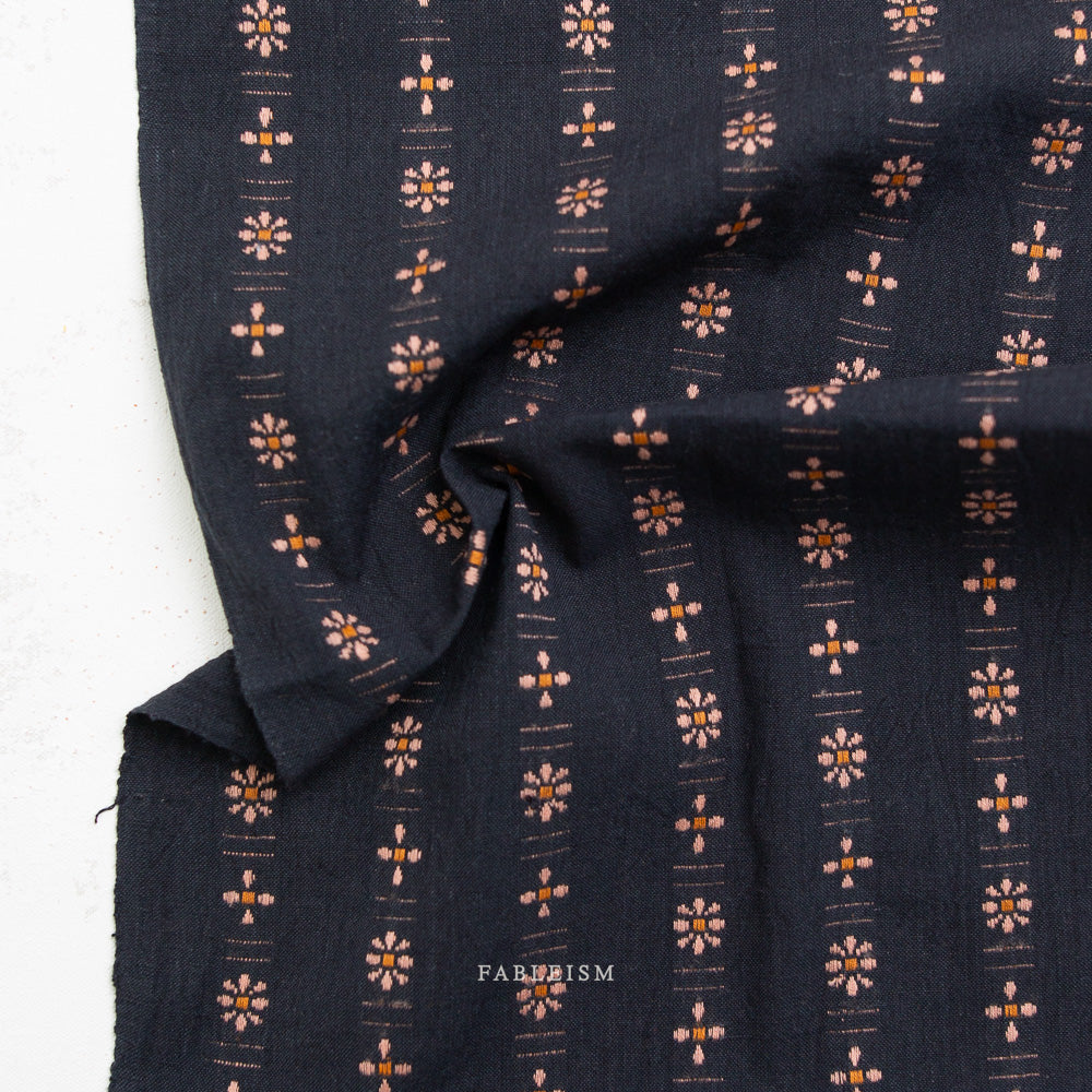 Forest Forage Daisies - Black